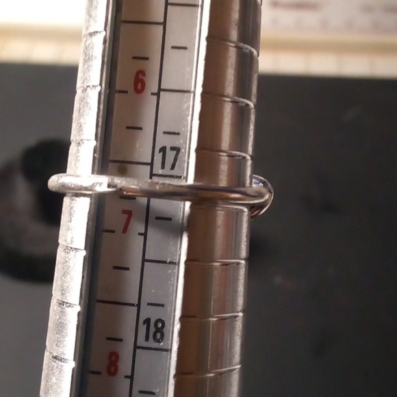 ❤️3/$10❤️NIP - Silver Tone Hollow Style New Design Ring - 6.75 - Picture 6 of 6